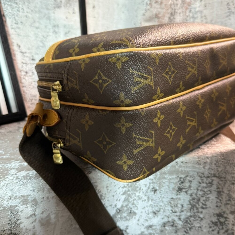 *Authentic* Louis Vuitton Reporter - Picture 7 of 7